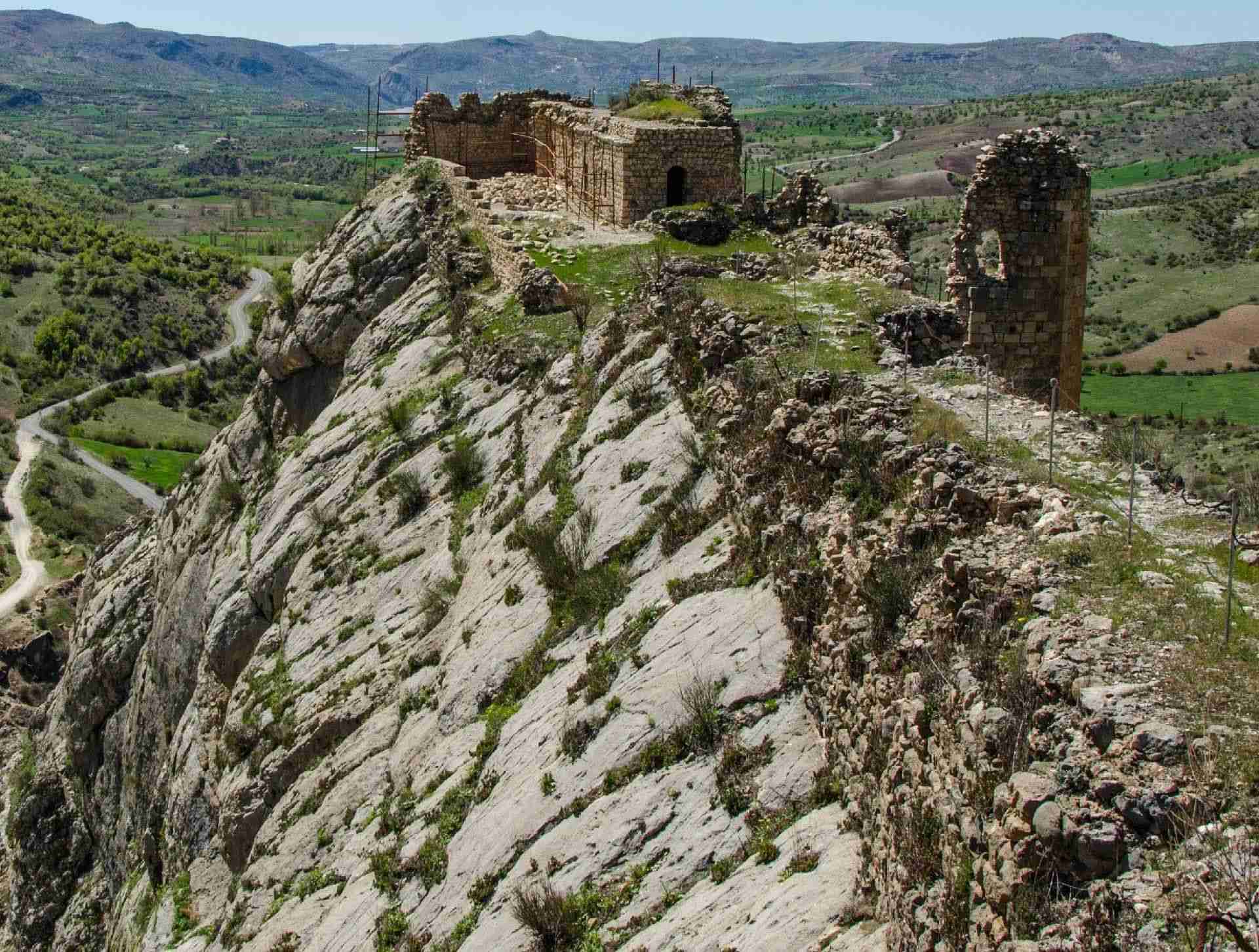 Adıyaman Old Kahta Castle | Turkish Museums